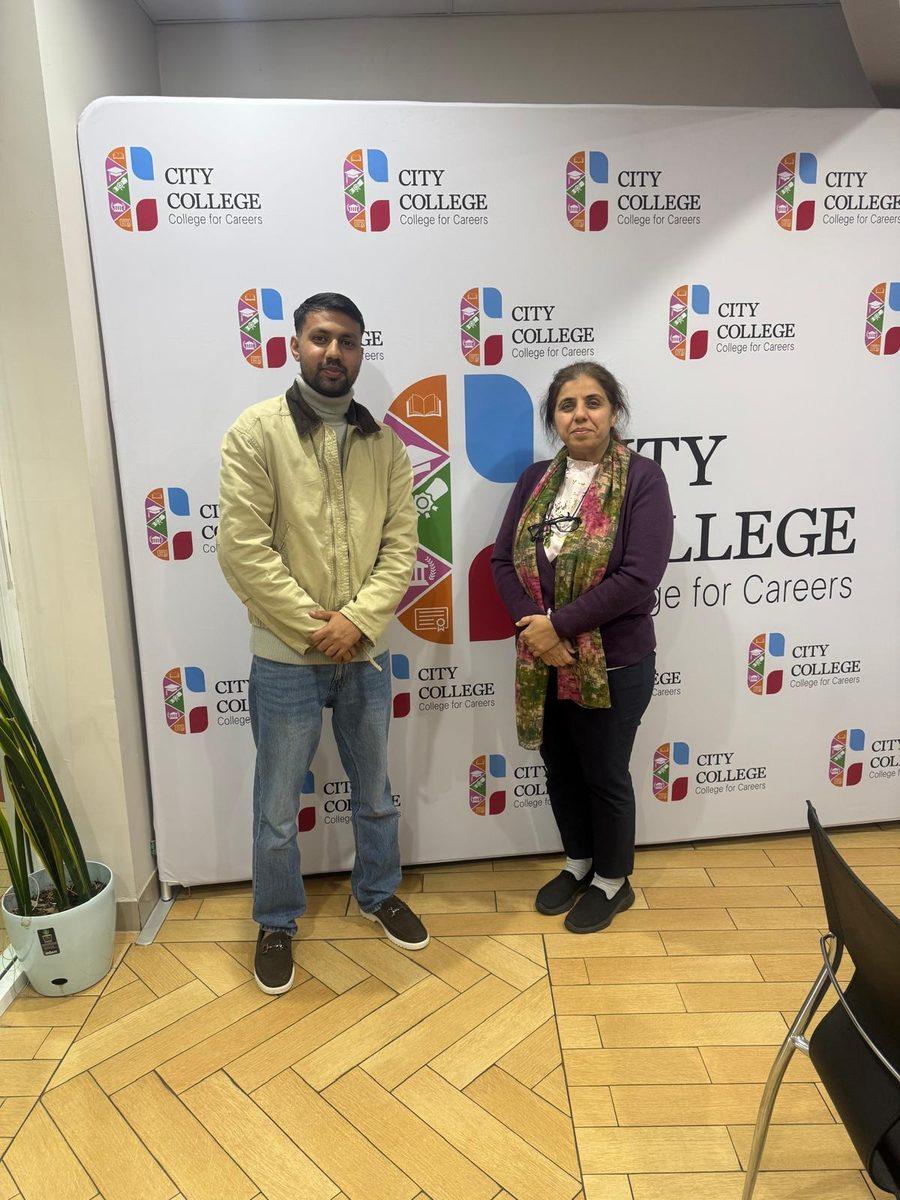 Fourway Global Advisory meeting a City College representative at the college in Perth.